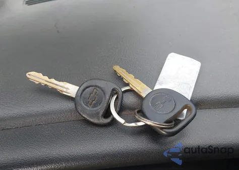 2004 Chevrolet Silverado 1500 z USA, uszkodzony, nr VIN 1GCEC14X84Z233135